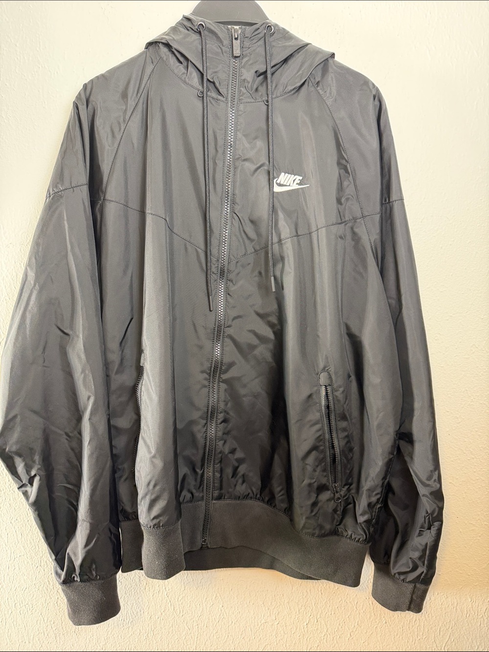 Nike Men’s Black Hooded Windbreaker Jacket